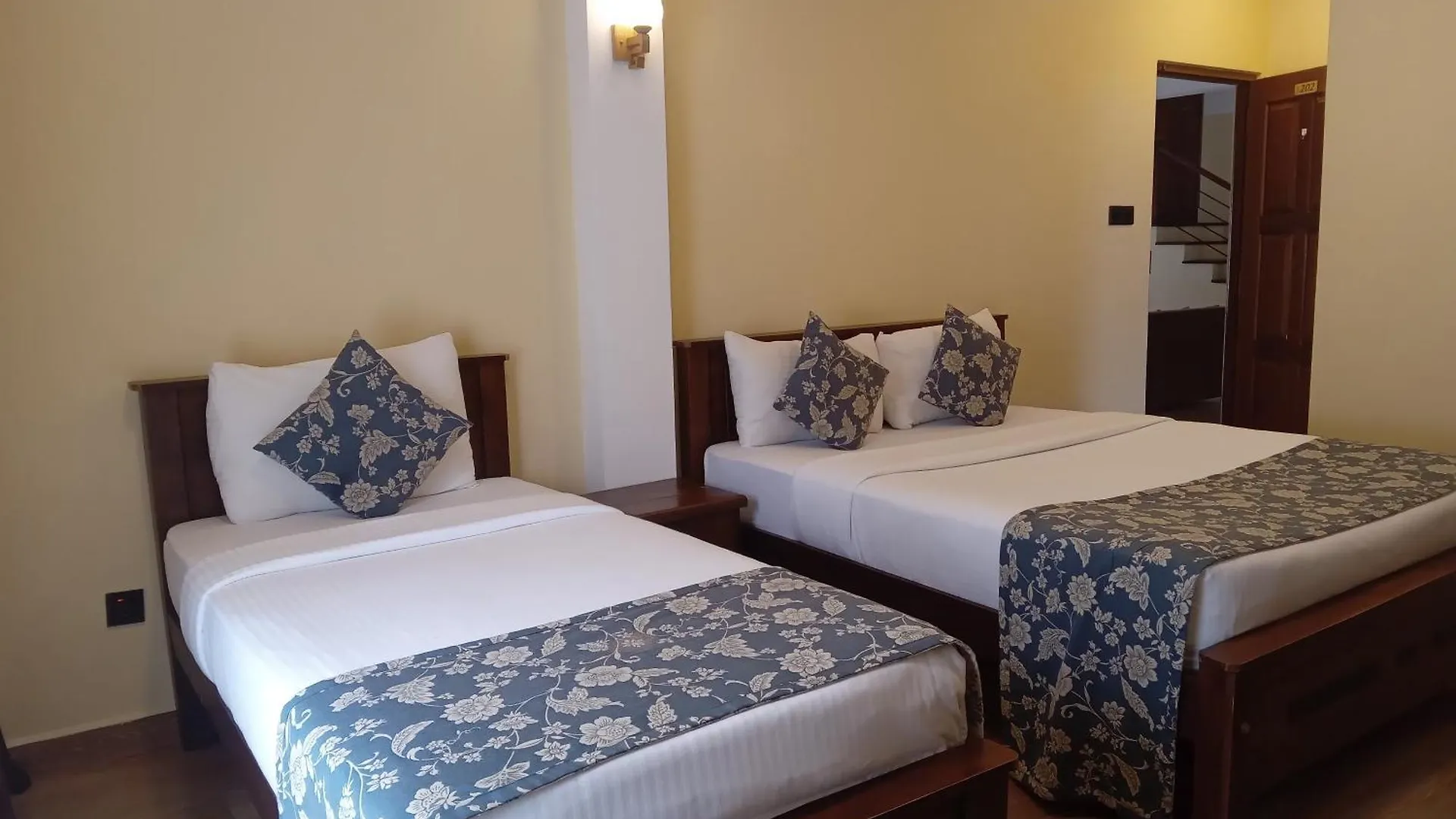 Summer Glow Guest - Nuwara Eliya Guest house